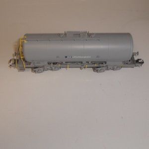 Roco HO train car tanker railroad